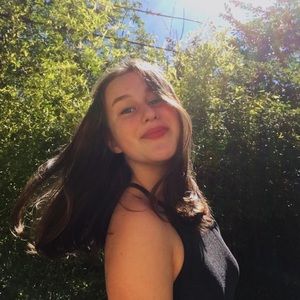 Meet your Posher, Lena